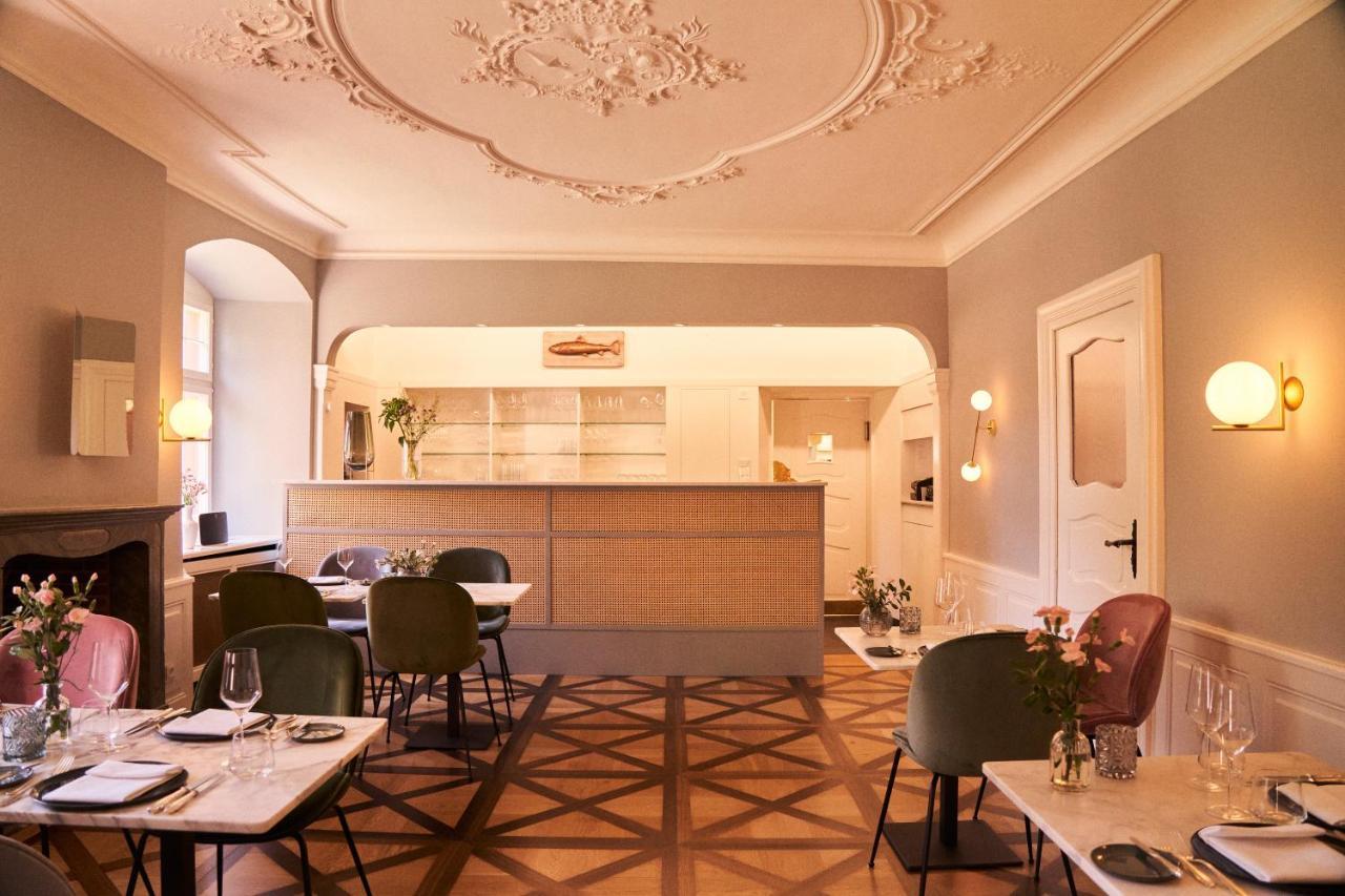 Gaestehaus Am Wasserschloss & Restaurant Wasserschloss インツリンゲン エクステリア 写真